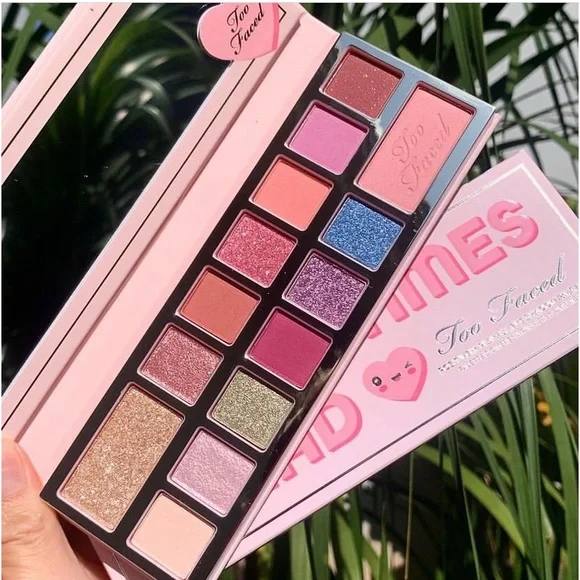 Pinker Times Ahead Eyeshadow Palette