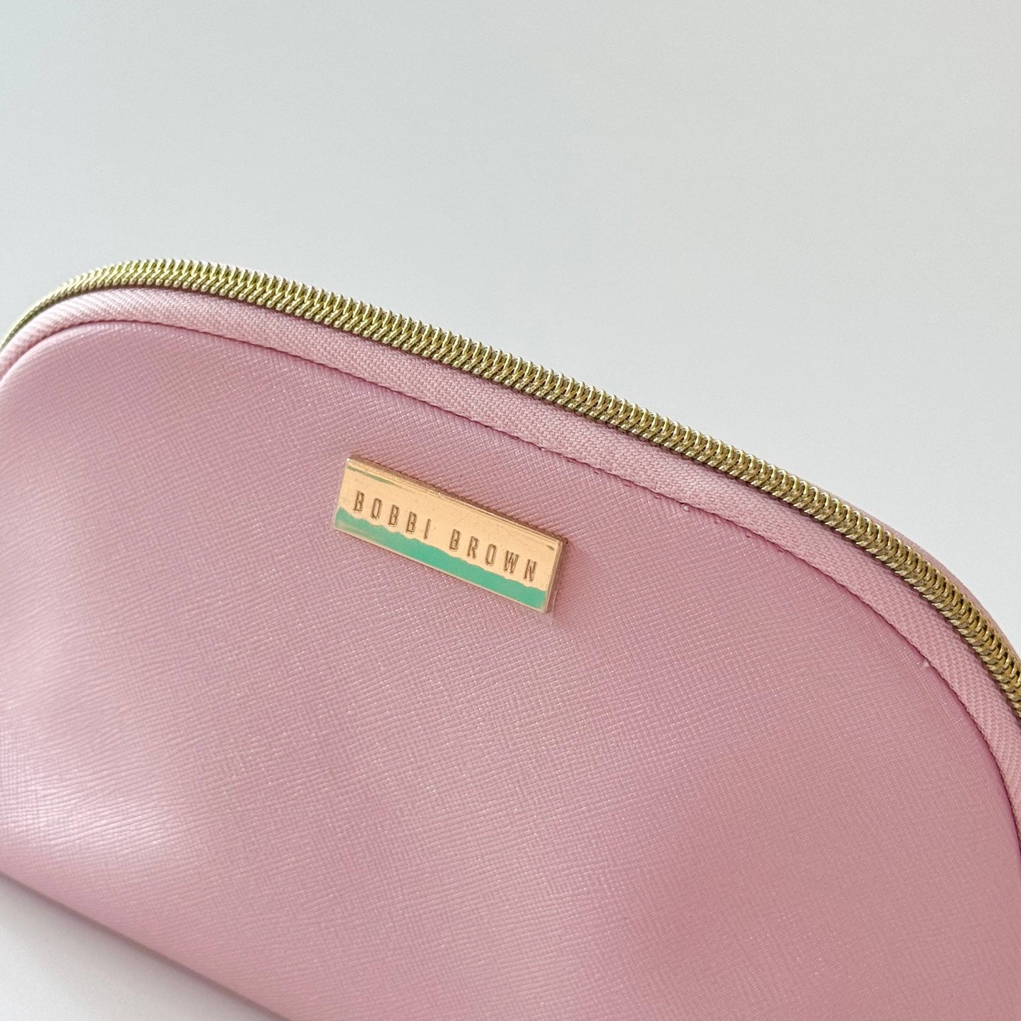 bobbi brown Chic in Pink Pouch