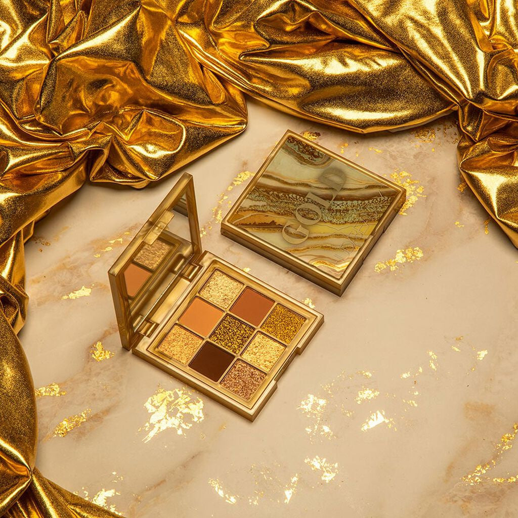 Huda Beauty 9-Pan Obsessions Eyeshadow Palette