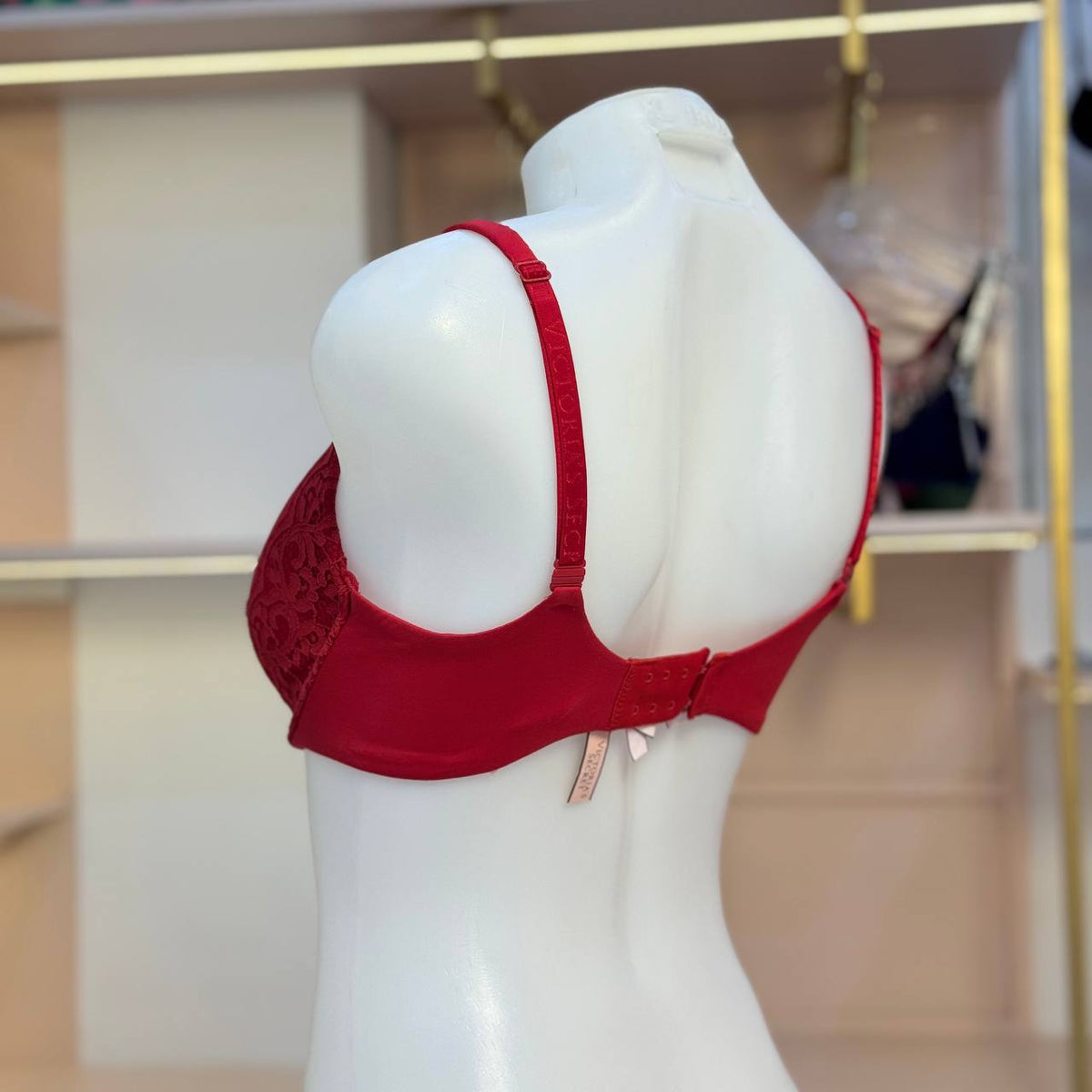 Lightly-Lined Full-Coverage Bra color (01)